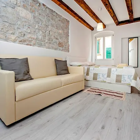 Ca' 1620 - Rosa Selvatica Ρόβινι